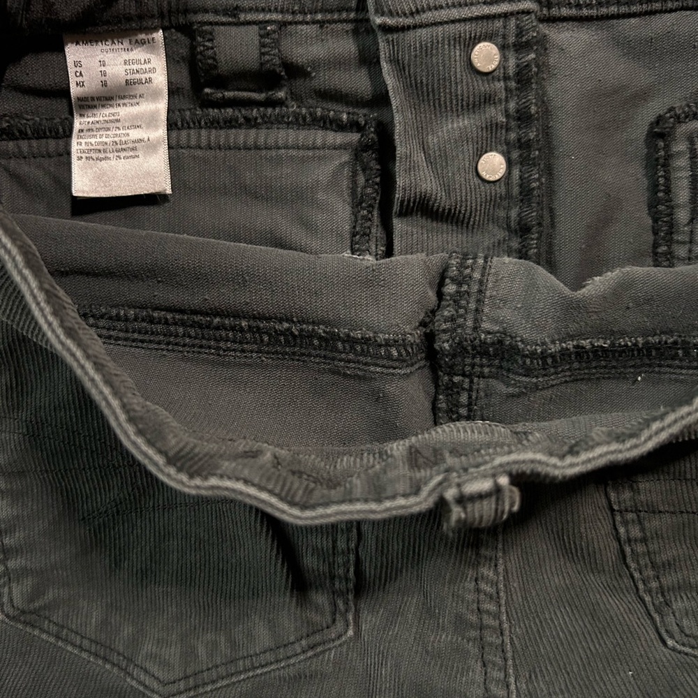 American Eagle Outfitters Flare Jeans - Picture 4 of 5